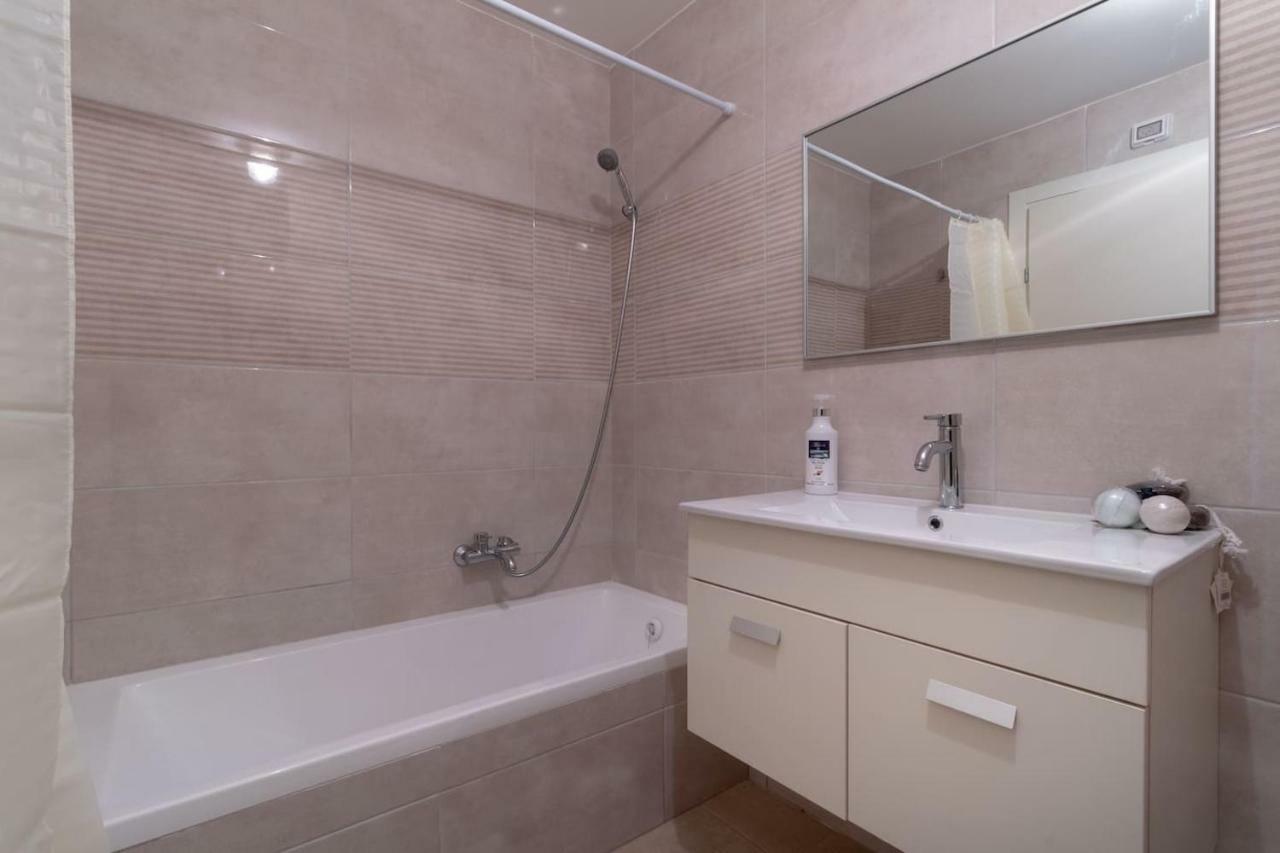 Modern Flat On Best Location In Town Jerusalem Exterior photo