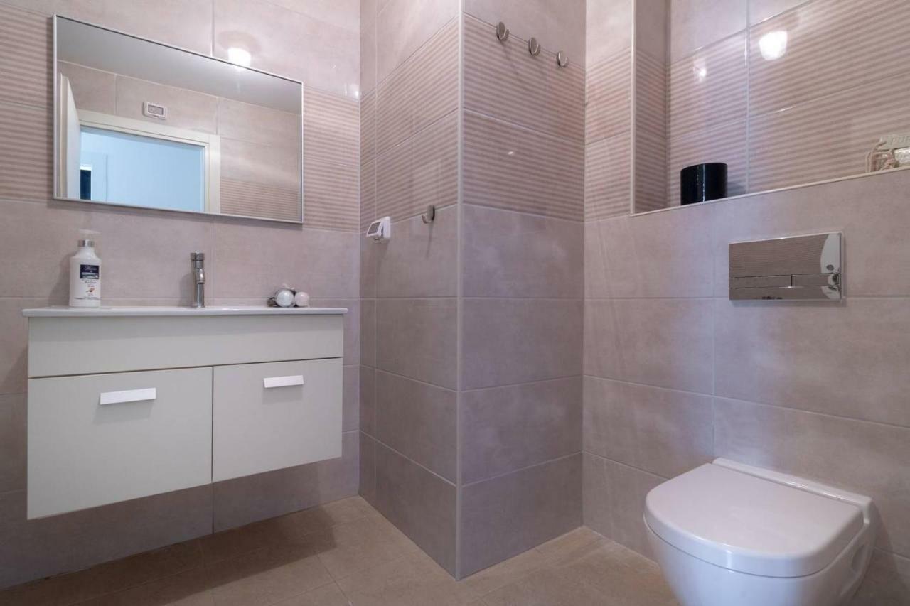 Modern Flat On Best Location In Town Jerusalem Exterior photo